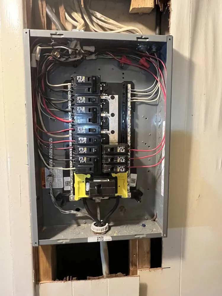 Emergency electrician providing emergency electrical service in Tampa Bay, FL - Power Solutions Brandon