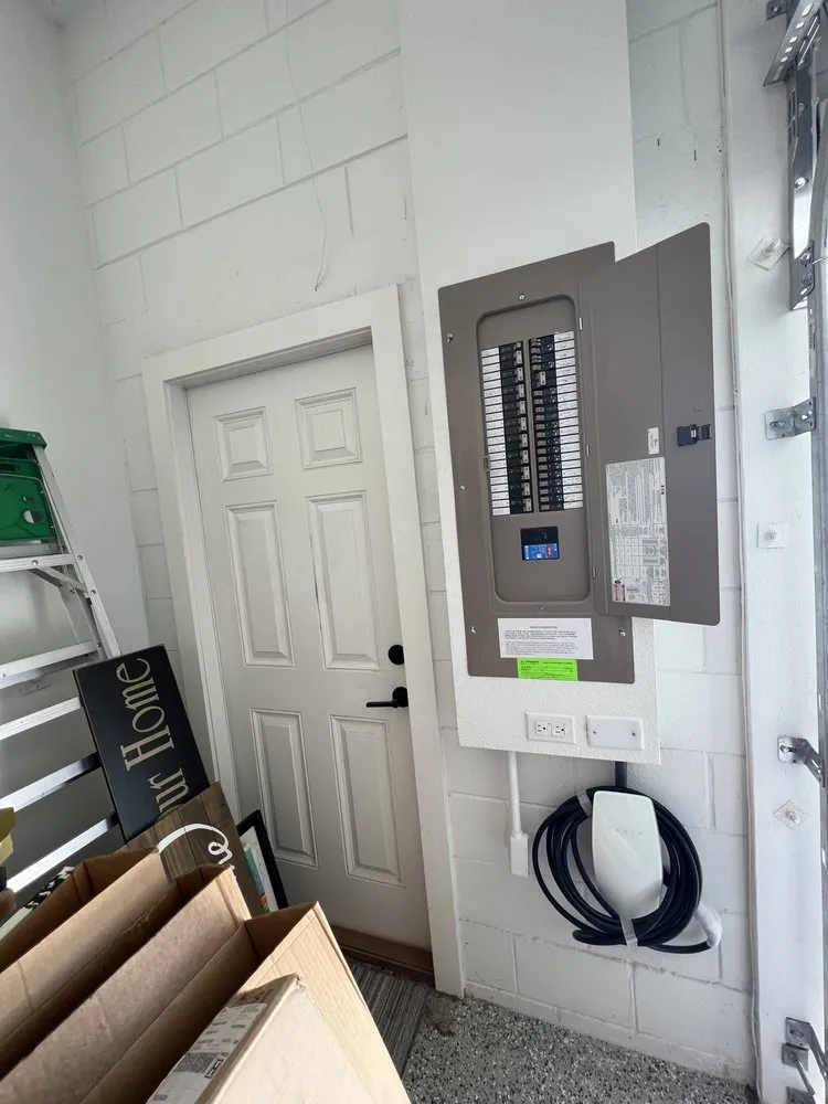 Licensed circuit breaker repair experts serving Tampa Bay, FL - Power Solutions Brandon