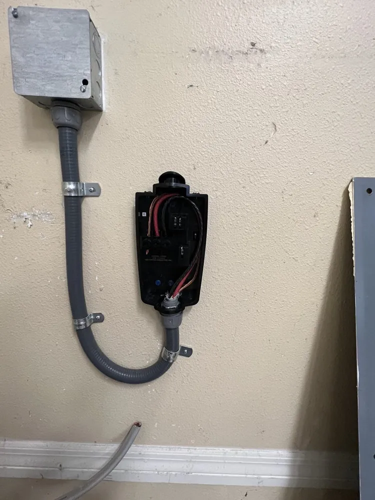 Trusted electrician providing circuit breaker repair in Tampa Bay, FL - Power Solutions Brandon