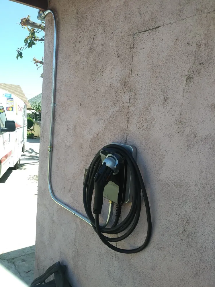 Affordable electrical service for homes in electrical repair,  by 