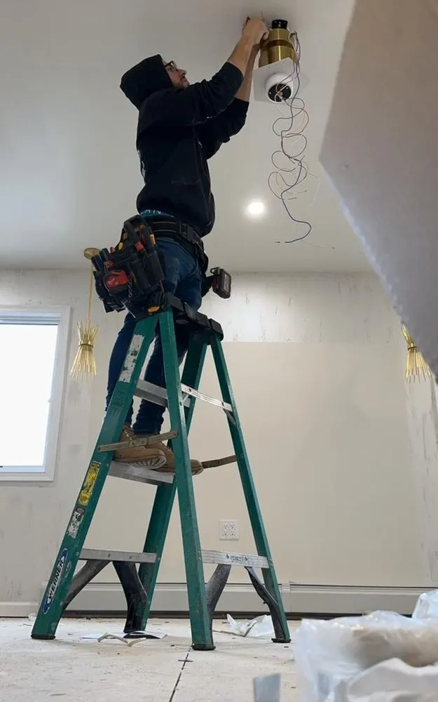 Slide of Powered by Sam