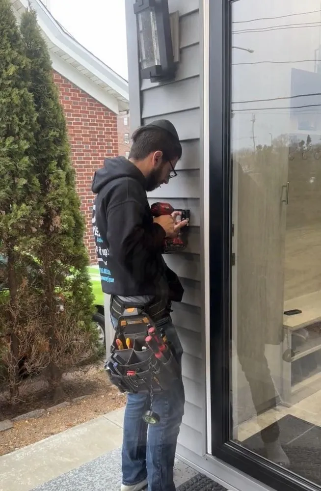 Slide of Powered by Sam