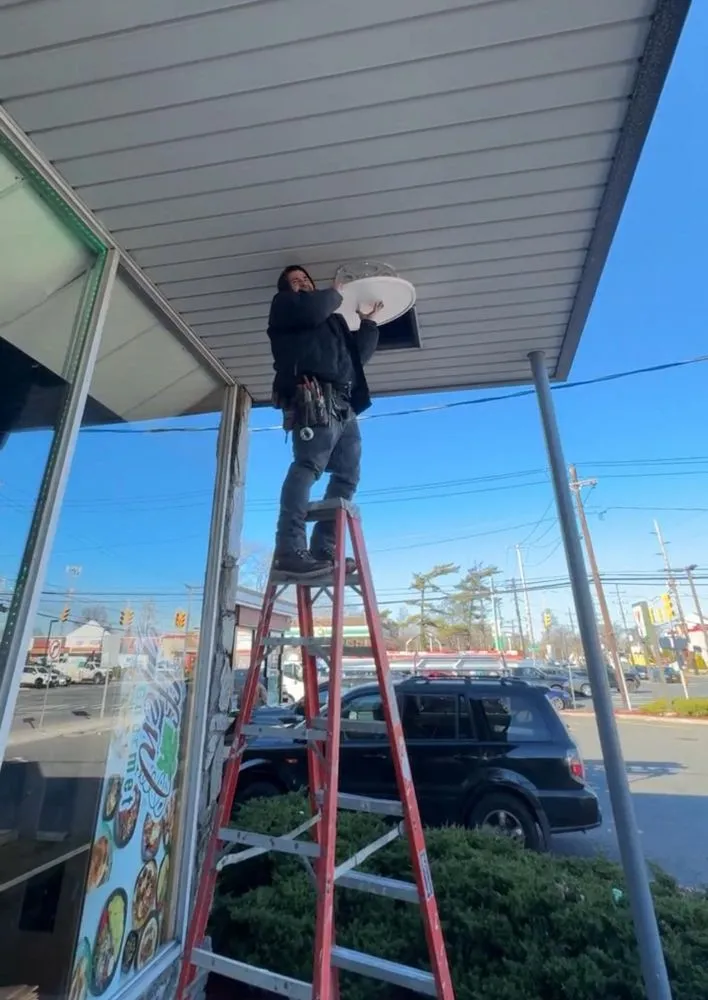 Slide of Powered by Sam