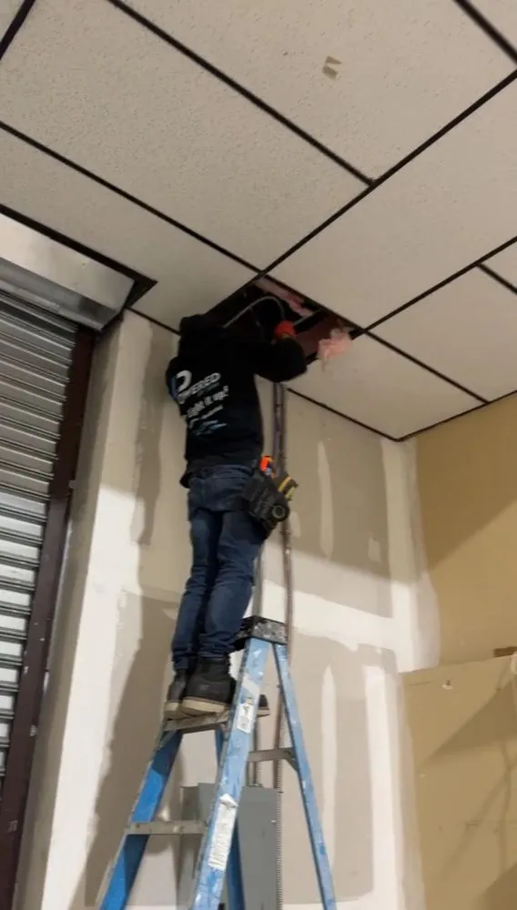 Slide of Powered by Sam