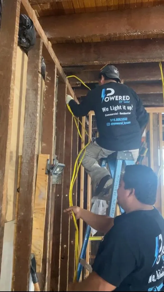 Slide of Powered by Sam