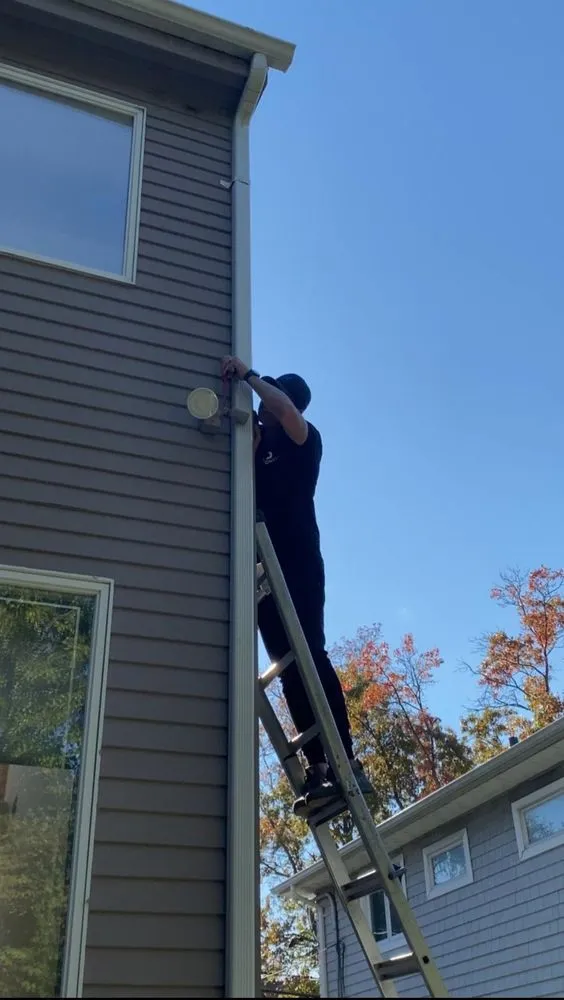 Slide of Powered by Sam