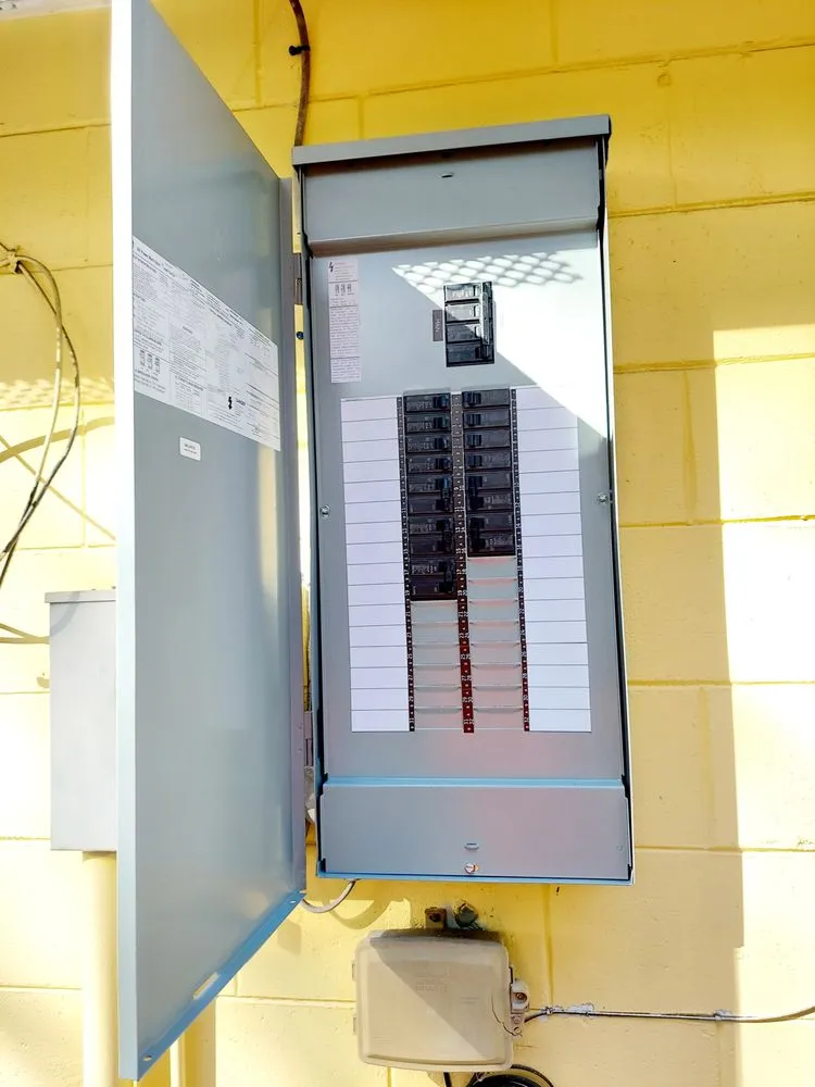 Professional circuit breaker repair service in , - Powering Forward Services