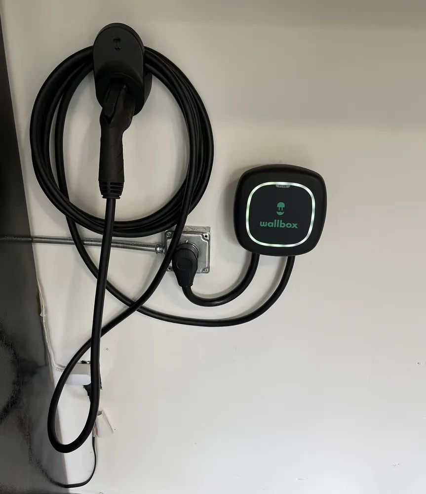 Affordable outlet and switch repair in Westhills, CA by PowerSignElectrician