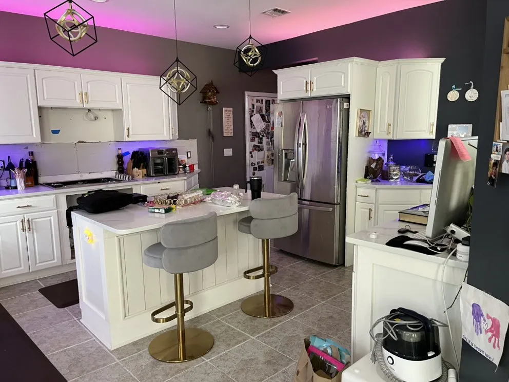 Trusted electrician providing emergency electrical service in ,