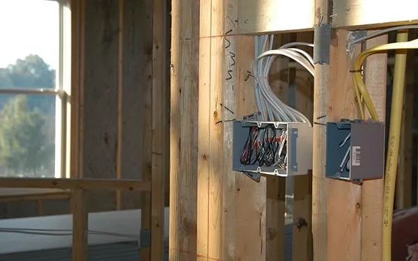 Reliable electrician providing wiring installation in , 