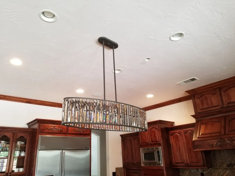 Emergency electrician providing lighting installation in , 