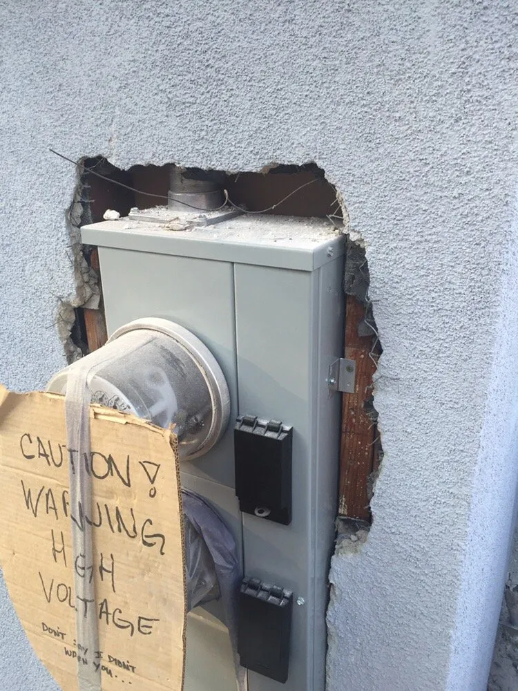 Professional electrician providing circuit breaker repair in ,