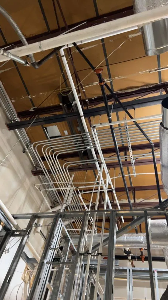 Emergency electrical service for homes in lighting installation, by