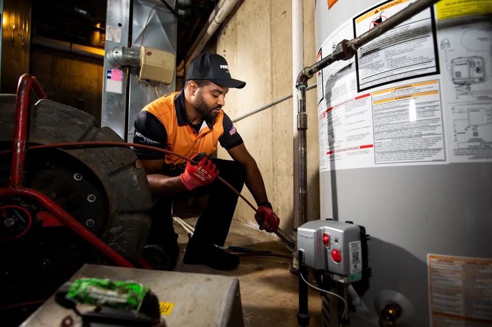 Licensed electrician providing emergency electrical service in , 