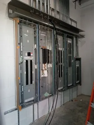 Preeminent Electrical Logo