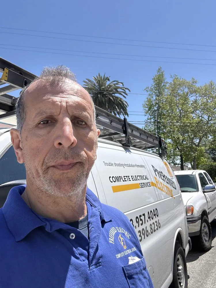 Emergency electrician providing outlet and switch repair in La Crescenta, CA - Preferred Electric Services