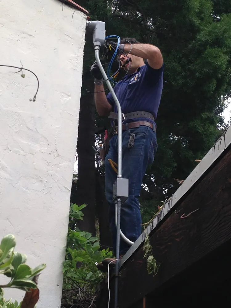 Licensed circuit breaker repair in La Crescenta, CA by Preferred Electric Services