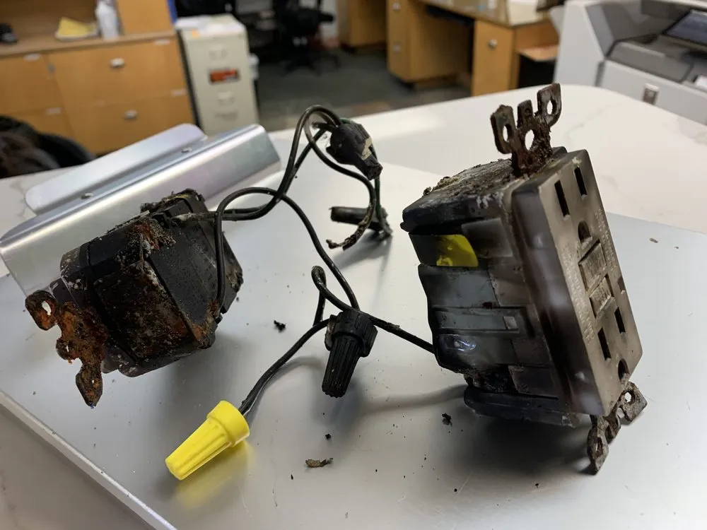 Affordable emergency electrical service experts serving La Crescenta, CA - Preferred Electric Services