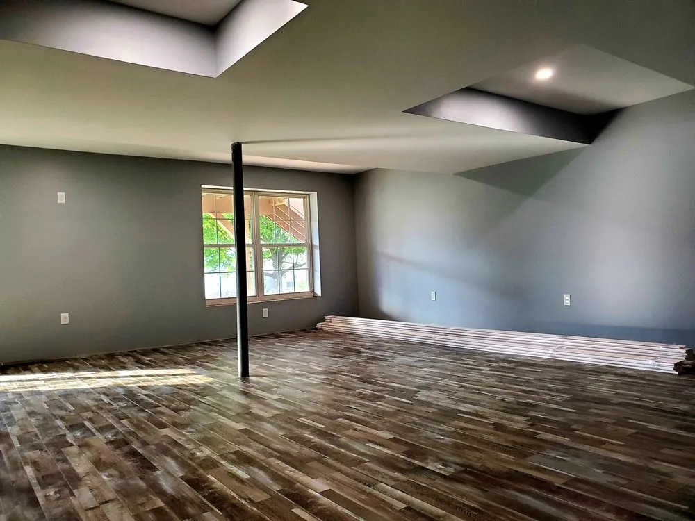 Emergency electrician providing wiring installation in ,