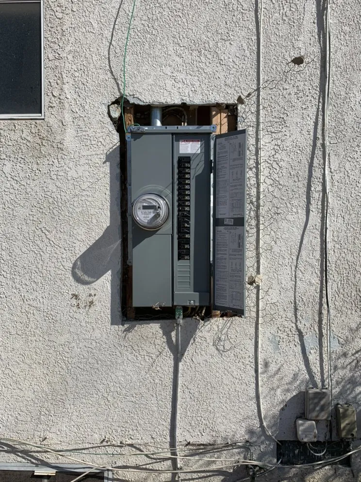 Certified electrician providing outlet and switch repair in Costa Mesa, CA - Premier Power Electric
