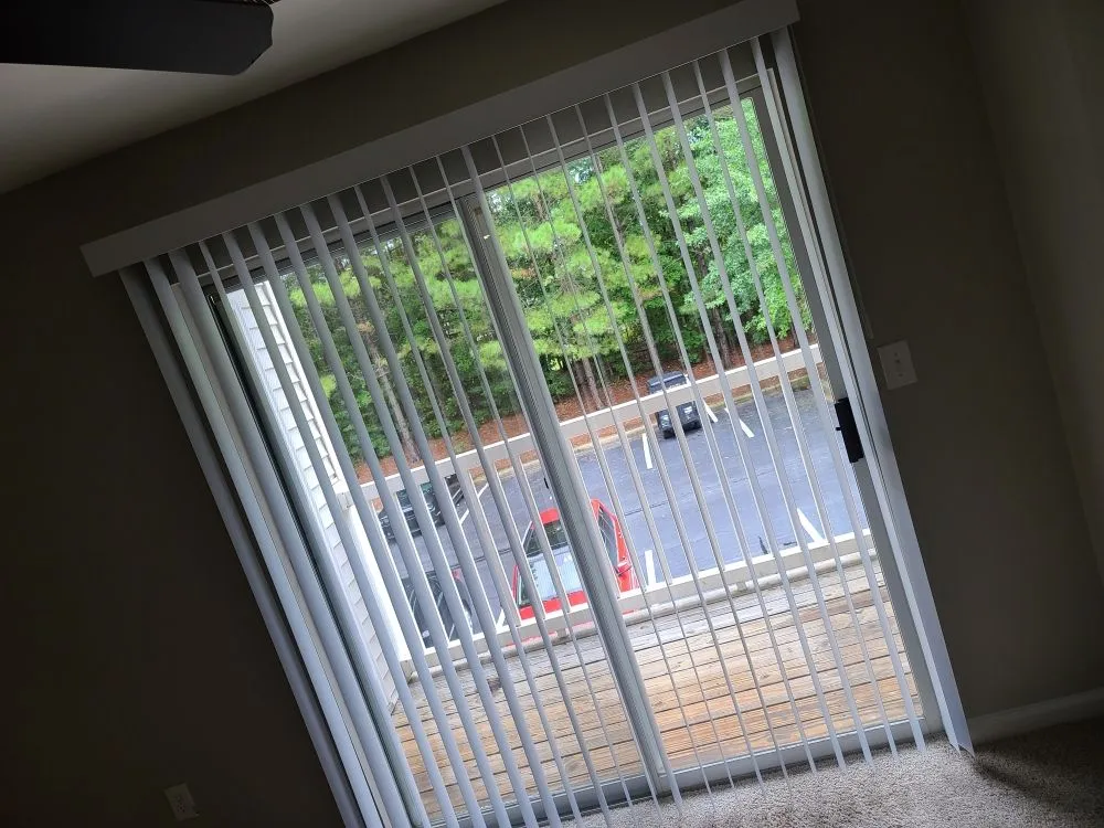 Slide of Premiere Handy