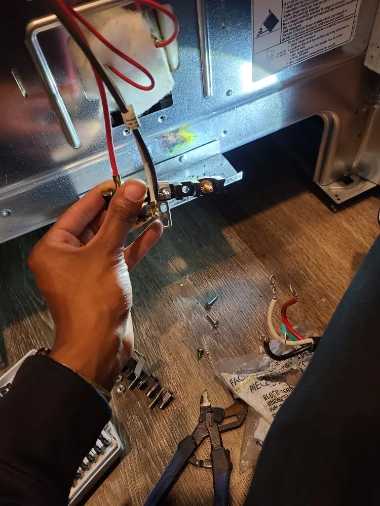 Slide of Premiere Handy