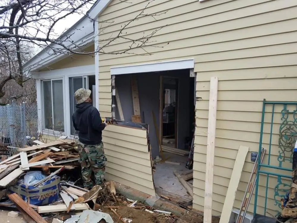 Affordable electrician providing lighting installation in , 