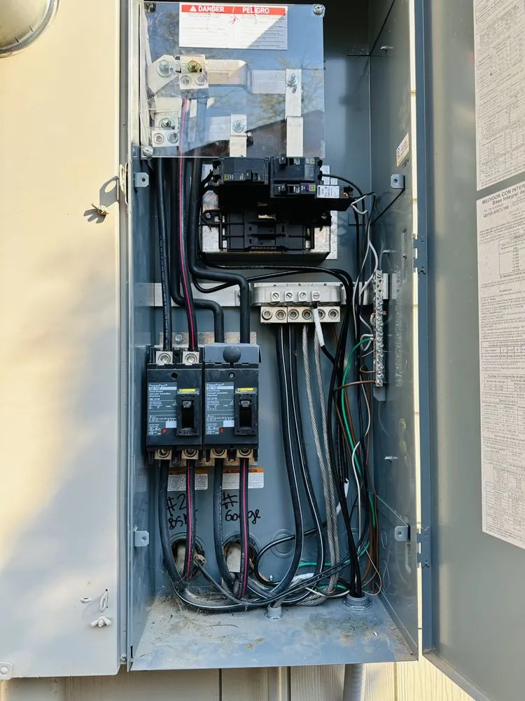 Slide of Pérez Electric Services