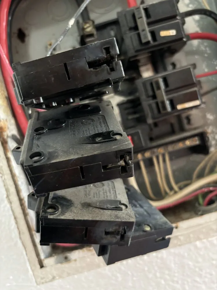 Emergency outlet and switch repair experts serving ,  - Primary Electric Hawaii