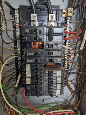 Primo's Electrical Services Logo