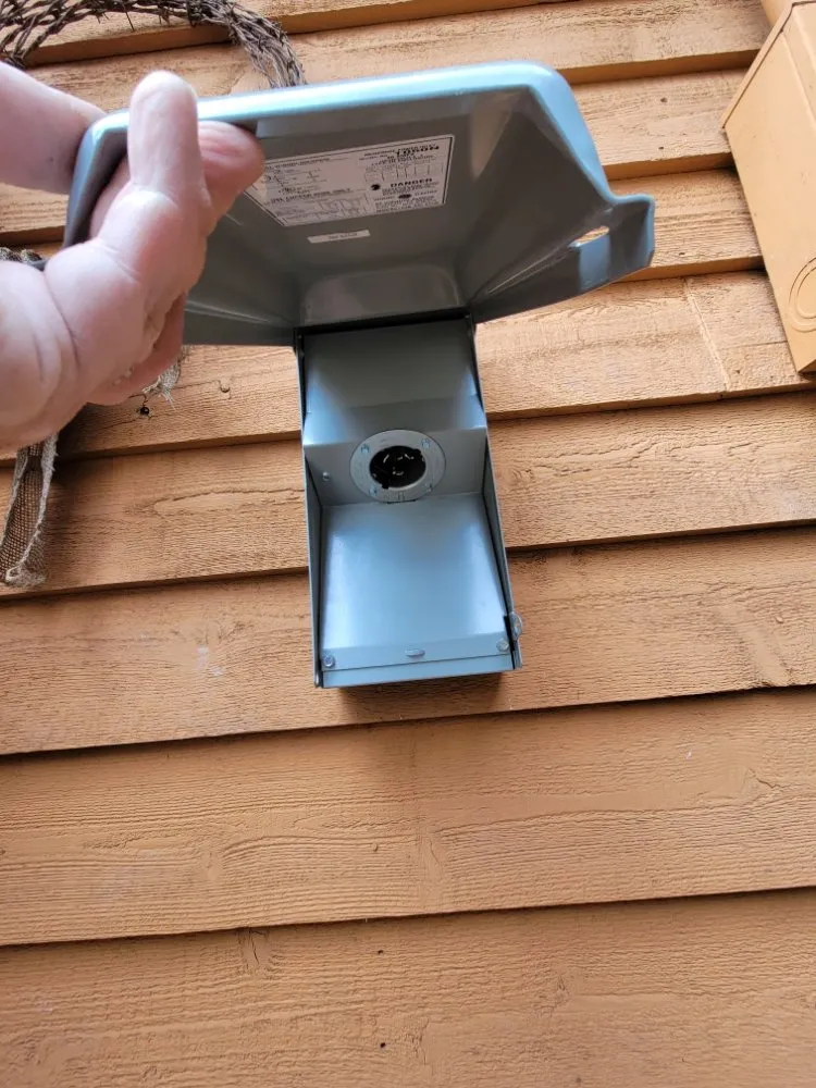 Reliable electrician providing electrical repair in Forsyth, GA - Pritchett Electric