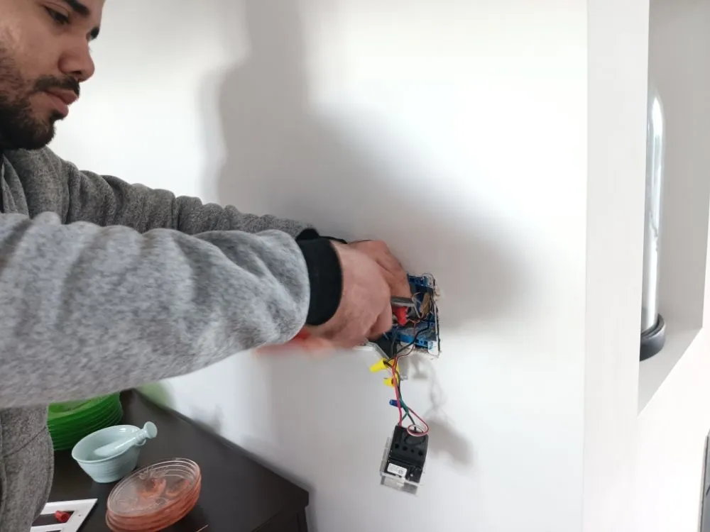 Slide of Pro Electric Solution