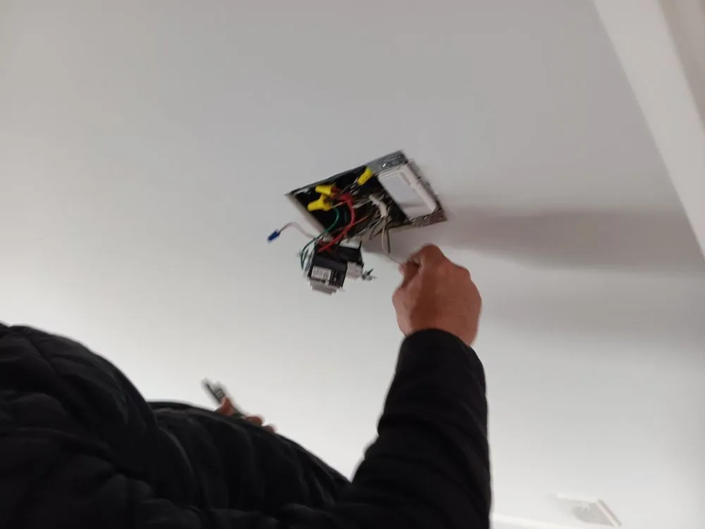 Slide of Pro Electric Solution