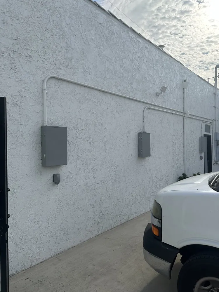 Slide of Pro Electrician