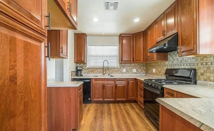 Expert electrical repair service in ,  - Pro Handyman House Doctor