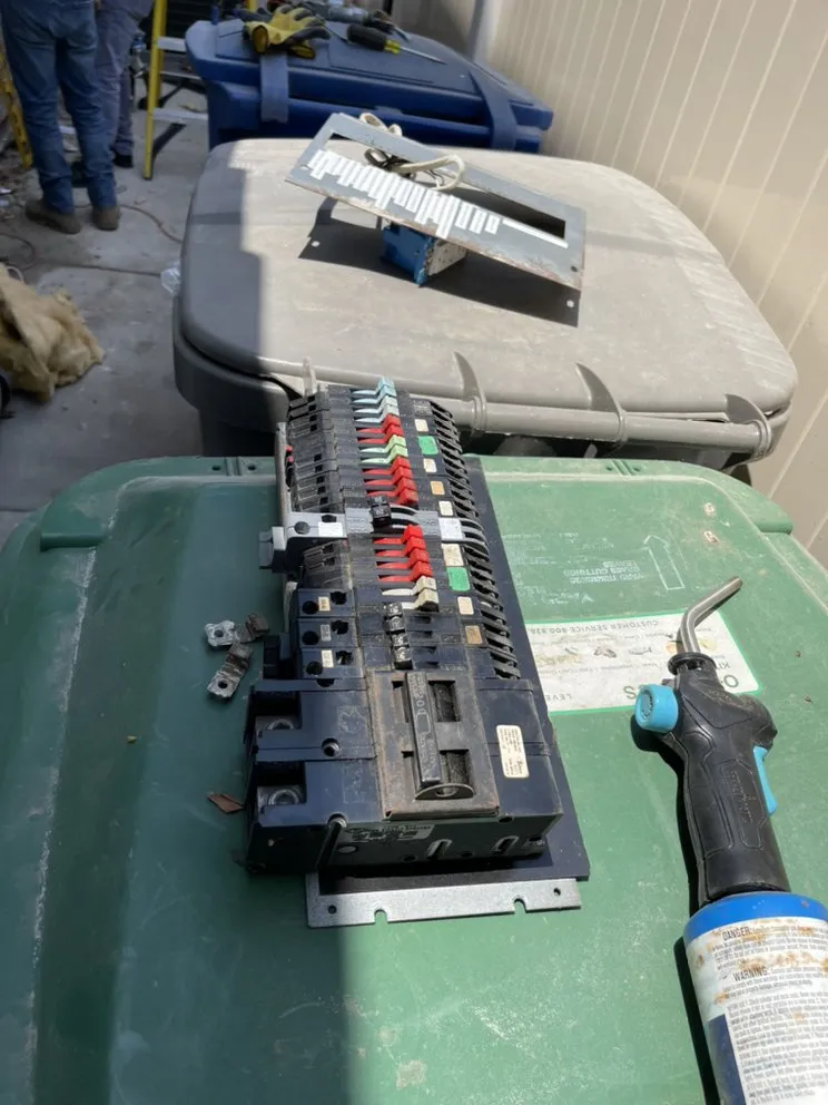 Slide of Pro Service Electricians