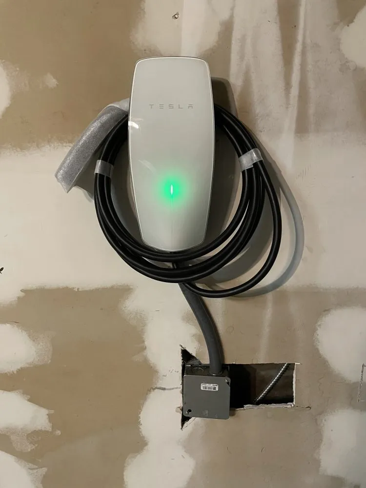 Slide of Pro Service Electricians