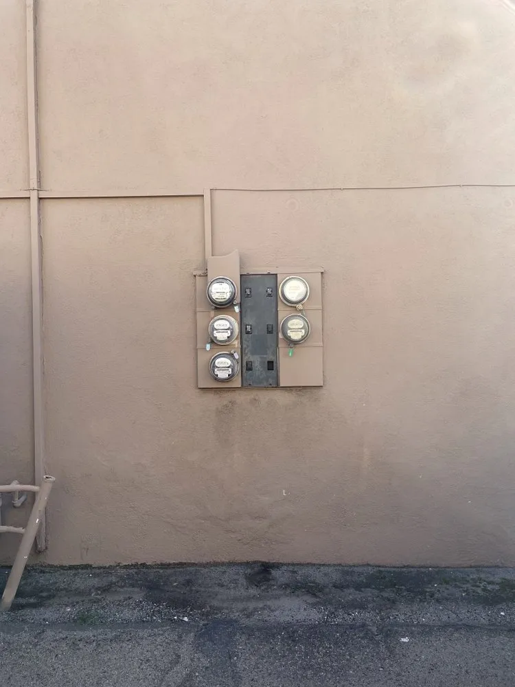 Slide of Pro Service Electricians