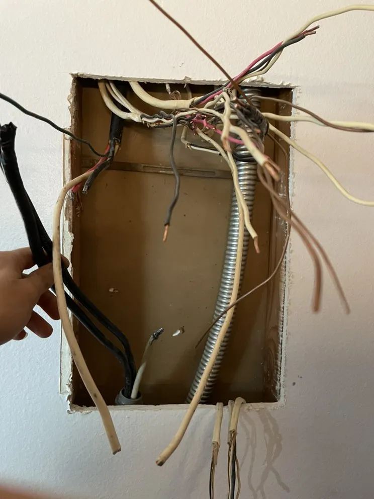 Emergency circuit breaker repair service in ,  - Pro Service Electricians
