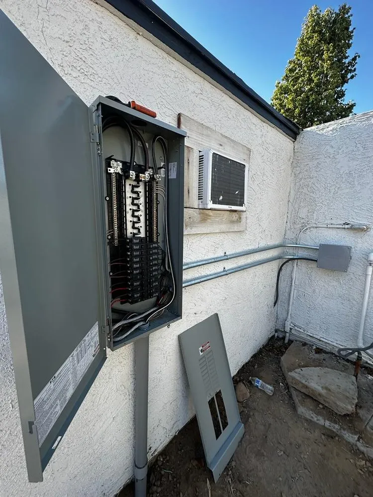 Certified electrical service for homes in lighting installation, by