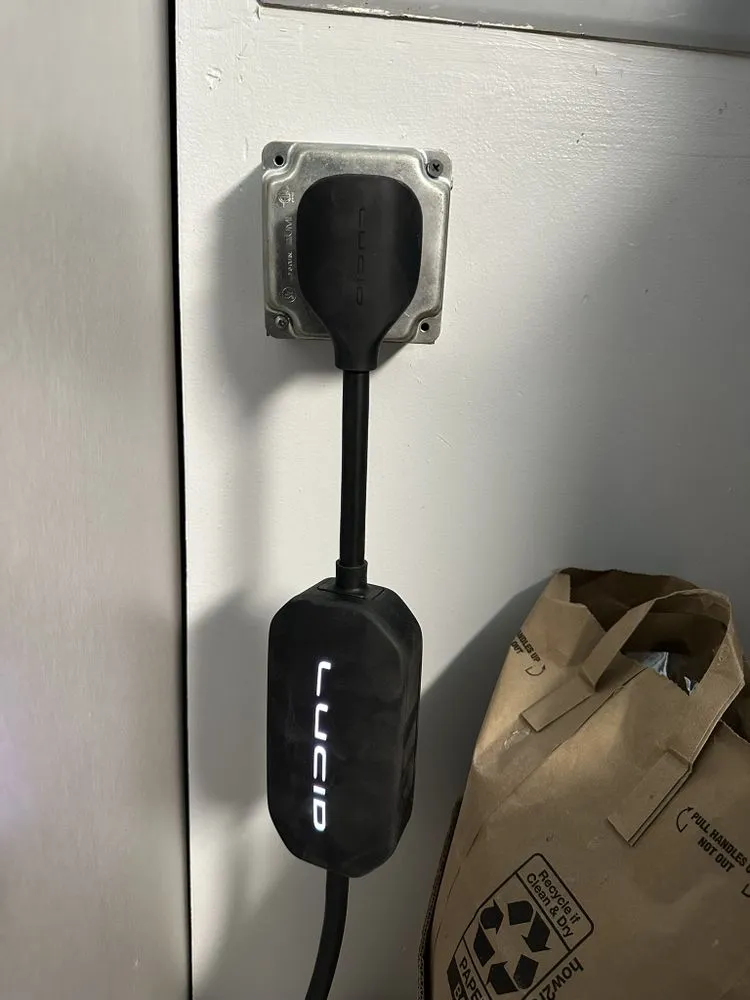 Professional electrician providing emergency electrical service in , 