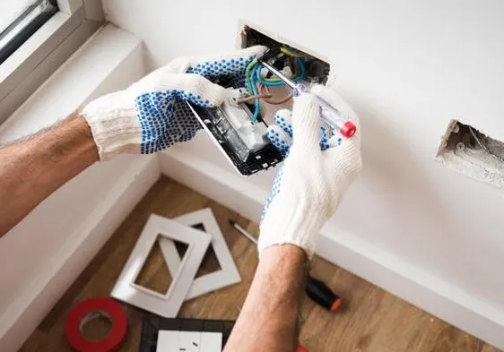 Trusted electrician providing panel upgrade in Kingwood, TX - Pro Tech EIectric