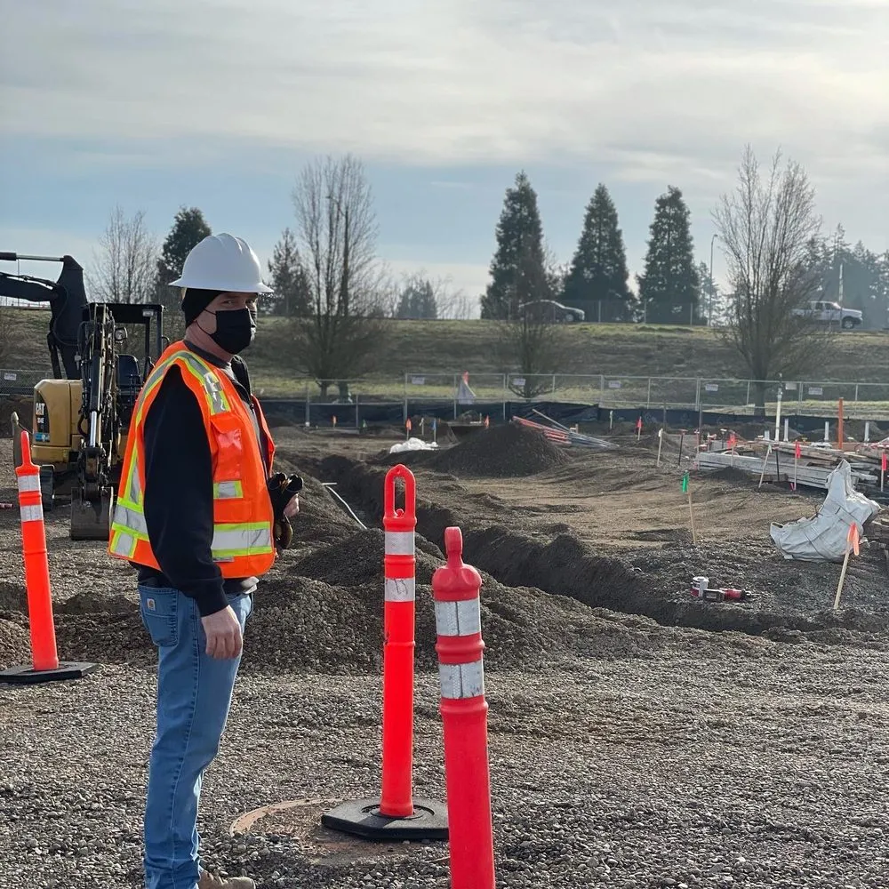 Emergency electrical service for homes in circuit breaker repair, by