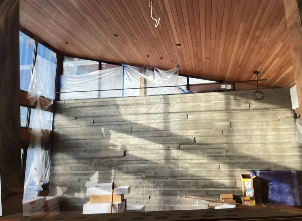 Emergency electrician providing emergency electrical service in ,