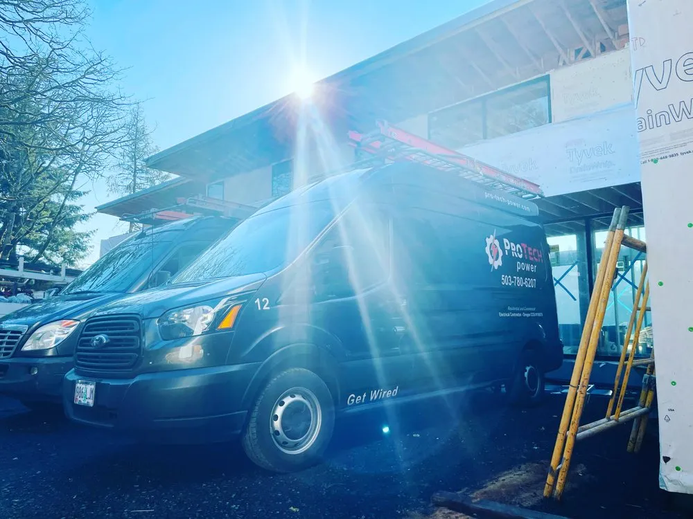 Affordable electrician providing circuit breaker repair in ,