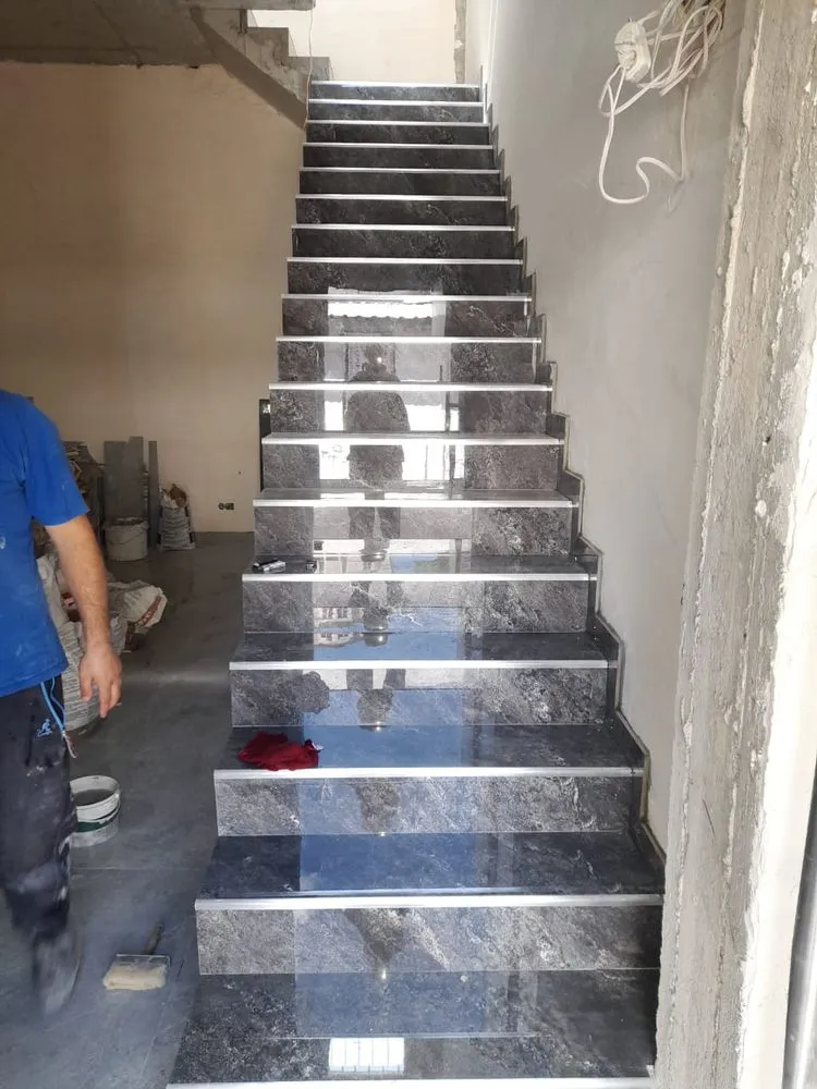 Slide of Pro Workers Construction