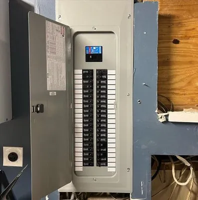 Production Master Electrician Logo