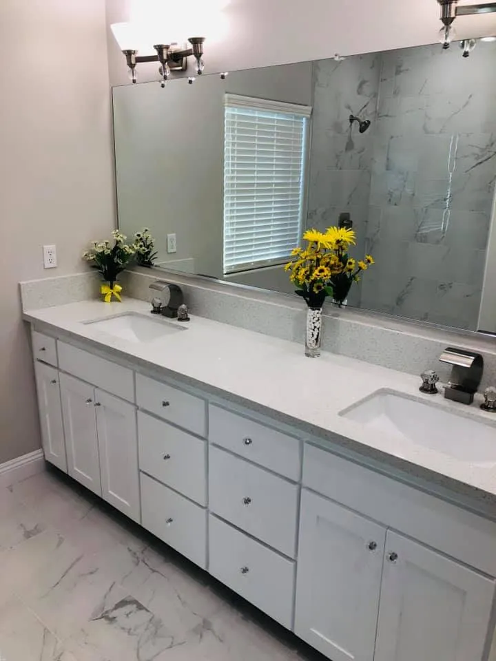 Certified electrician providing emergency electrical service in , 