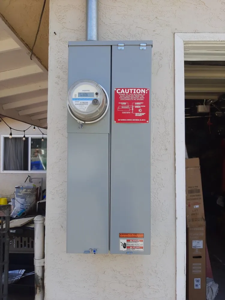 Emergency electrician providing lighting installation in , 