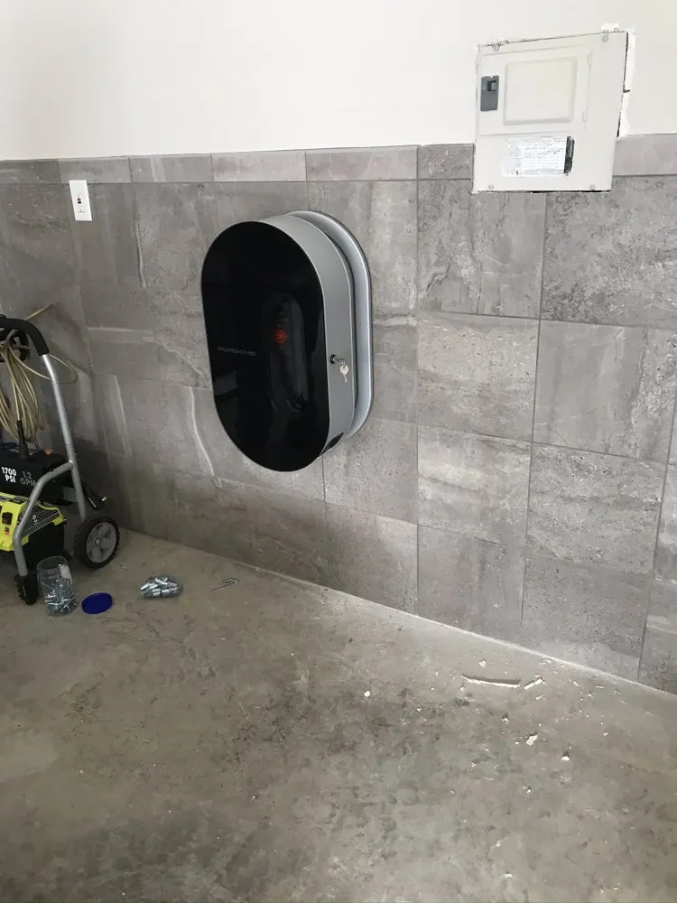 Expert electrician providing wiring installation in Hixson, TN - Professional Electrical Services